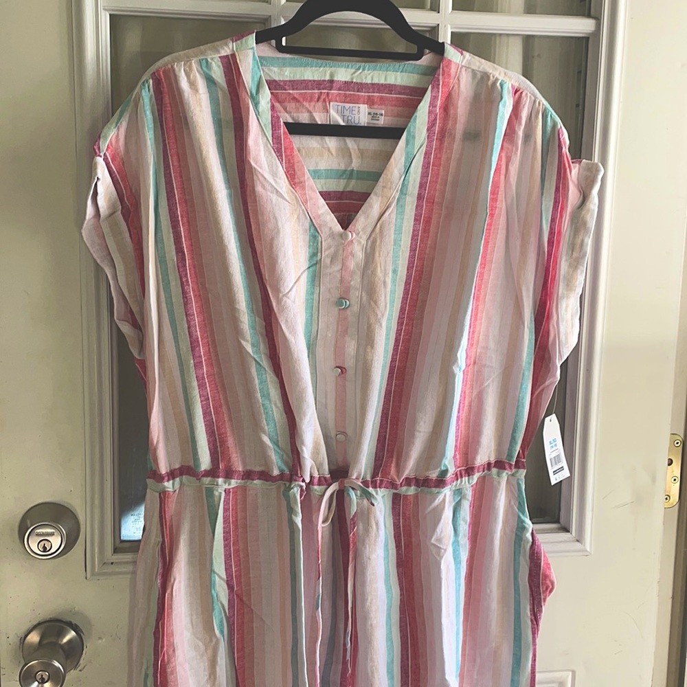 Time and Tru. XL 16-18. Bright charming colors! Linen dress with pockets!
